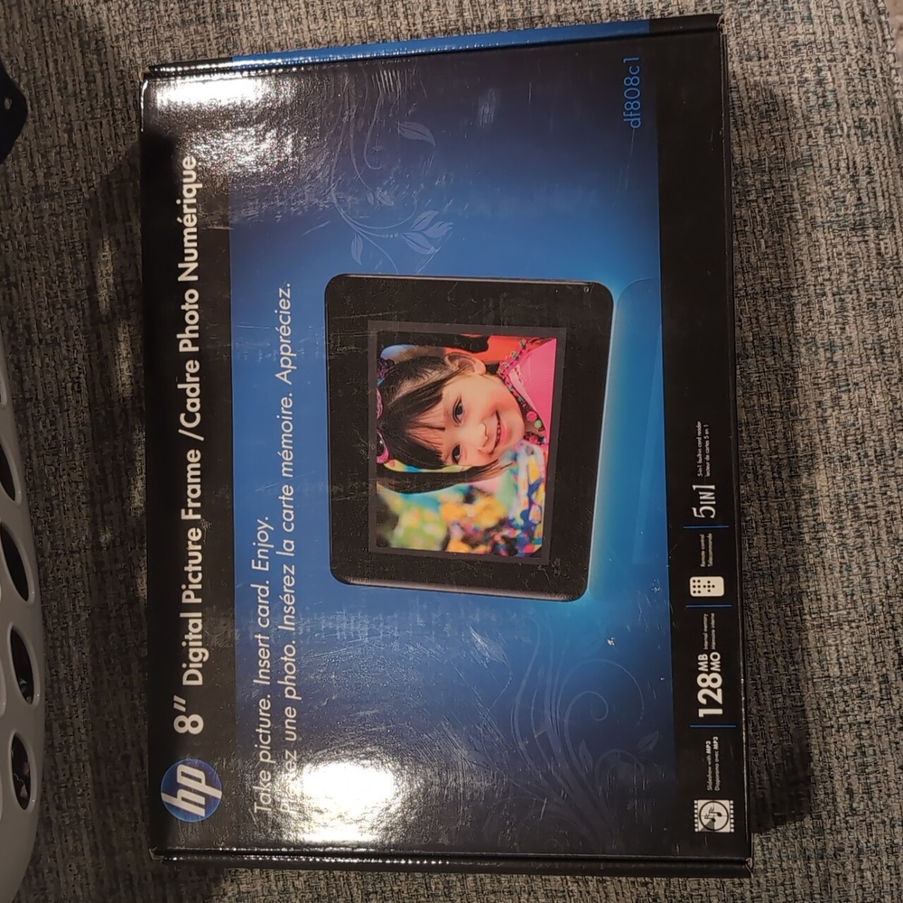 NWT Digital Picture Frame